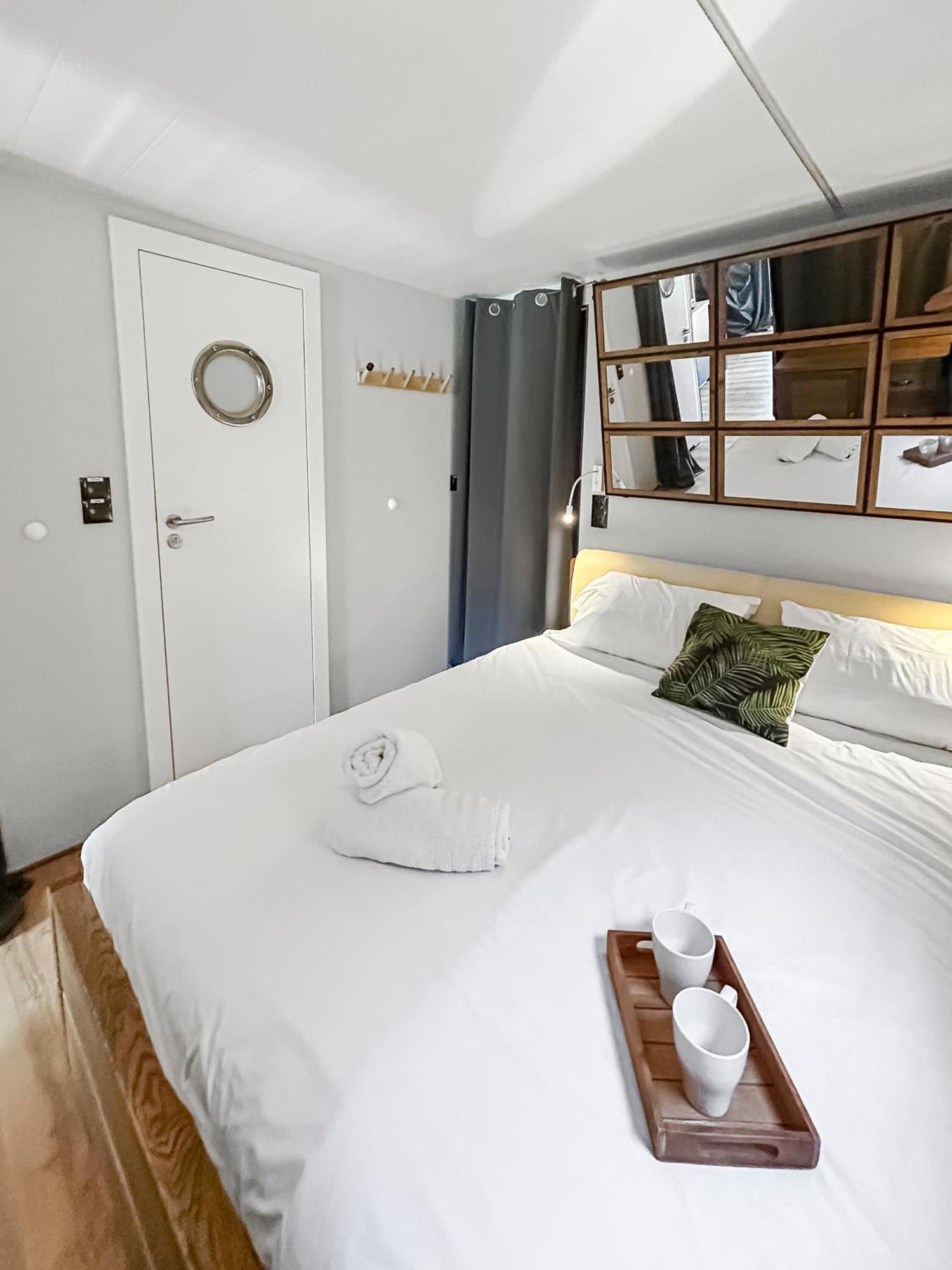 Sejour Unique Sur Un Bateau "Marius" Hotel Вовер Екстериор снимка