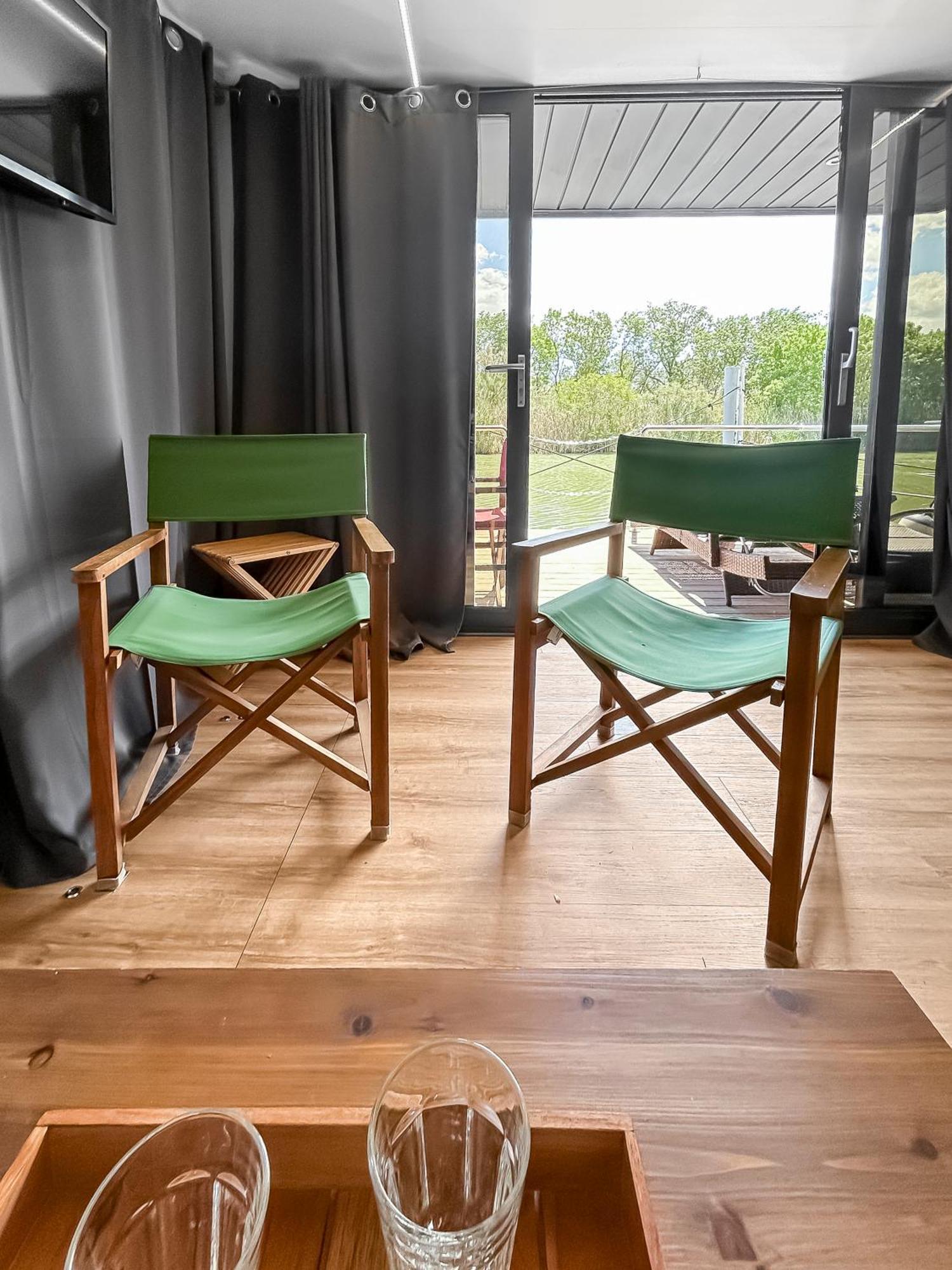 Sejour Unique Sur Un Bateau "Marius" Hotel Вовер Екстериор снимка